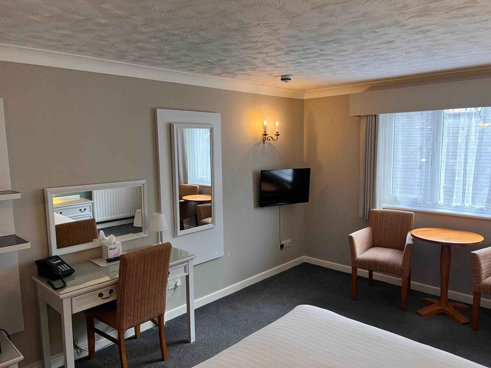 South Lawn Hotel Lymington Room photo